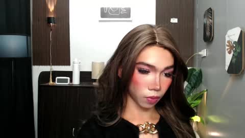 ravennaxx online show from 02-22-25, 07:47