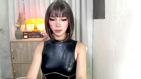 ravennaxx online show from 11-30-25, 04:22