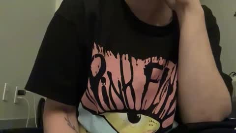 Snapshot of ravenrayyy chatting on 03-29-26, 07:52 Raven Ray online show from 03-29-26, 07:52