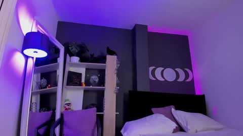 Snapshot of ravenwitch_ chatting on 01-30-25, 09:14 Raven Witch online show from 01-30-25, 09:14