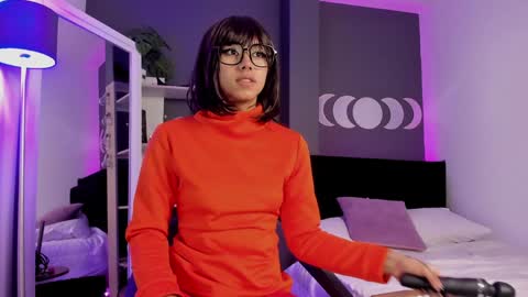 Snapshot of ravenwitch_ chatting on 02-02-25, 12:09 Raven Witch online show from 02-02-25, 12:09