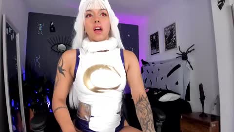 Snapshot of ravenwitch_ chatting on 10-11-25, 10:08 Raven Witch online show from 10-11-25, 10:08