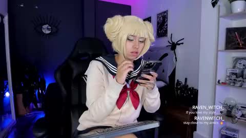 Snapshot of ravenwitch_ chatting on 01-18-26, 06:23 Raven Witch online show from 01-18-26, 06:23