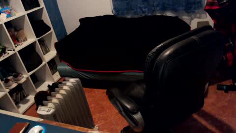 Snapshot of ravingr3d3 chatting on 02-04-25, 11:06 ravingr3d3 online show from 02-04-25, 11:06