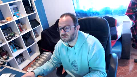 Snapshot of ravingr3d3 chatting on 02-05-25, 09:04 ravingr3d3 online show from 02-05-25, 09:04
