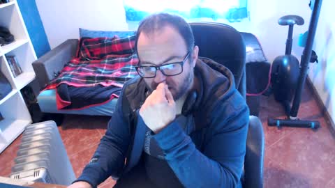 Snapshot of ravingr3d3 chatting on 02-06-25, 12:05 ravingr3d3 online show from 02-06-25, 12:05