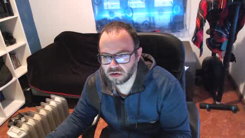 Snapshot of ravingr3d3 chatting on 02-07-25, 09:05 ravingr3d3 online show from 02-07-25, 09:05