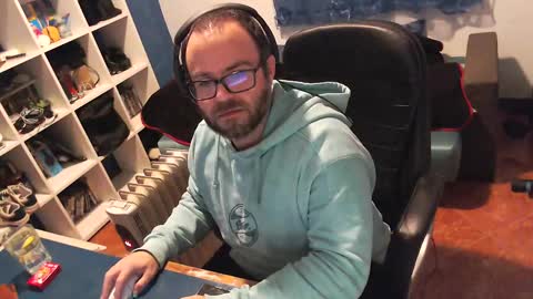Snapshot of ravingr3d3 chatting on 02-12-25, 09:54 ravingr3d3 online show from 02-12-25, 09:54