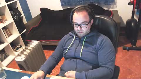 Snapshot of ravingr3d3 chatting on 02-18-25, 06:26 ravingr3d3 online show from 02-18-25, 06:26