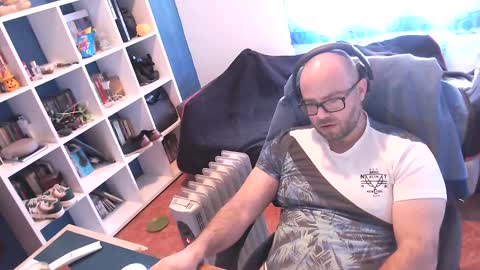 Snapshot of ravingr3d3 chatting on 02-26-25, 12:14 ravingr3d3 online show from 02-26-25, 12:14