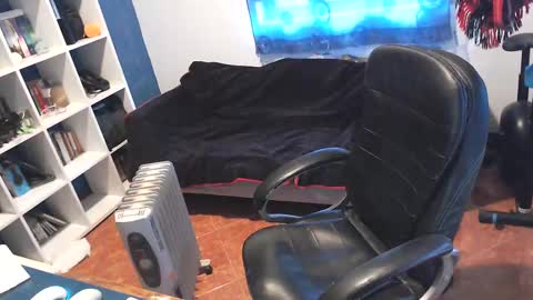 Snapshot of ravingr3d3 chatting on 03-05-25, 08:54 ravingr3d3 online show from 03-05-25, 08:54