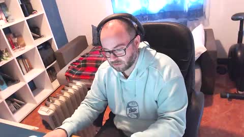 Snapshot of ravingr3d3 chatting on 03-10-25, 12:15 ravingr3d3 online show from 03-10-25, 12:15