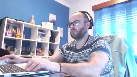 Snapshot of ravingr3d3 chatting on 03-12-25, 03:18 ravingr3d3 online show from 03-12-25, 03:18