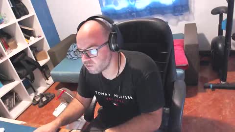 Snapshot of ravingr3d3 chatting on 09-10-25, 08:25 ravingr3d3 online show from 09-10-25, 08:25