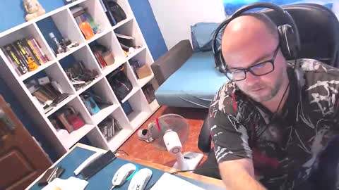 Snapshot of ravingr3d3 chatting on 09-11-25, 08:25 ravingr3d3 online show from 09-11-25, 08:25