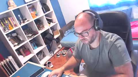 Snapshot of ravingr3d3 chatting on 09-19-25, 09:22 ravingr3d3 online show from 09-19-25, 09:22
