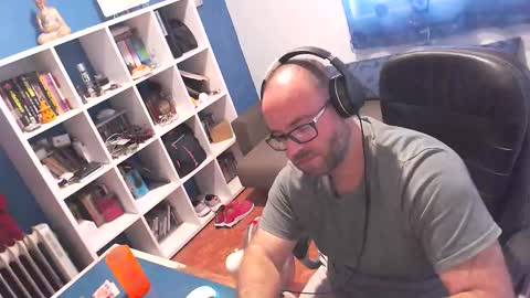 Snapshot of ravingr3d3 chatting on 09-20-25, 03:46 ravingr3d3 online show from 09-20-25, 03:46