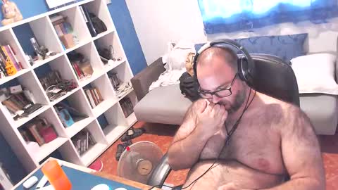 Snapshot of ravingr3d3 chatting on 09-30-25, 03:28 ravingr3d3 online show from 09-30-25, 03:28