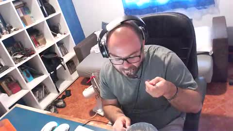 Snapshot of ravingr3d3 chatting on 10-01-25, 08:09 ravingr3d3 online show from 10-01-25, 08:09