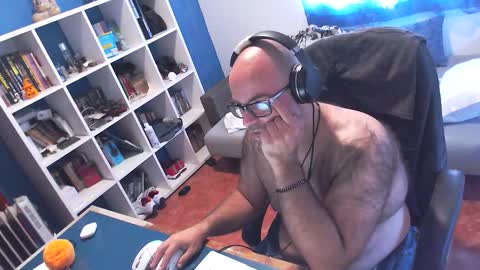 Snapshot of ravingr3d3 chatting on 10-09-25, 11:19 ravingr3d3 online show from 10-09-25, 11:19