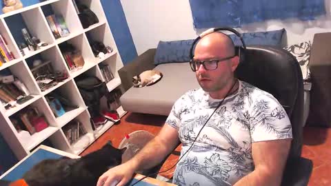 Snapshot of ravingr3d3 chatting on 10-11-25, 08:51 ravingr3d3 online show from 10-11-25, 08:51