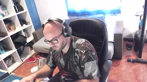 Snapshot of ravingr3d3 chatting on 10-17-25, 08:28 ravingr3d3 online show from 10-17-25, 08:28
