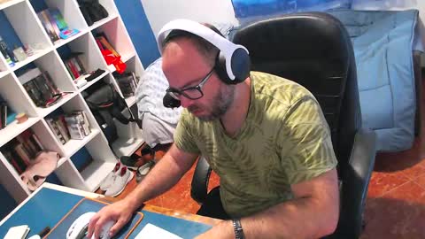 ravingr3d3 online show from 05-19-26, 07:58