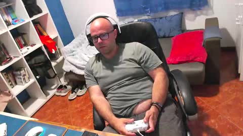 ravingr3d3 online show from 05-21-26, 08:49