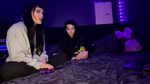 Ravyn and Nyx online show from 12-03-25, 04:42