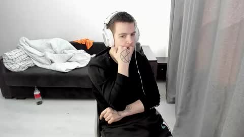 Ray online show from 03-10-26, 07:46