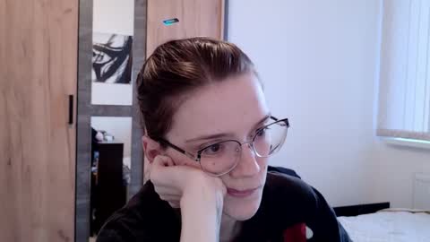 Snapshot of ray_lol chatting on 04-19-26, 05:12 Ray-Ray online show from 04-19-26, 05:12