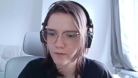 Snapshot of ray_lol chatting on 08-03-26, 03:27 Ray-Ray online show from 08-03-26, 03:27