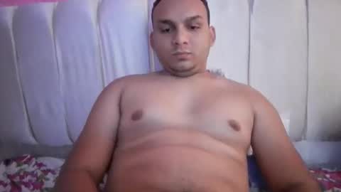 Snapshot of ray_rey1210 chatting on 05-09-26, 04:23 ray_rey1210 online show from 05-09-26, 04:23