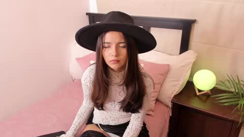 Snapshot of raychell_black chatting on 02-02-25, 09:23 Raychell Black online show from 02-02-25, 09:23