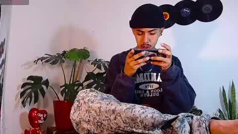 Snapshot of raydevil_ chatting on 12-04-24, 06:50 Rayn online show from 12-04-24, 06:50