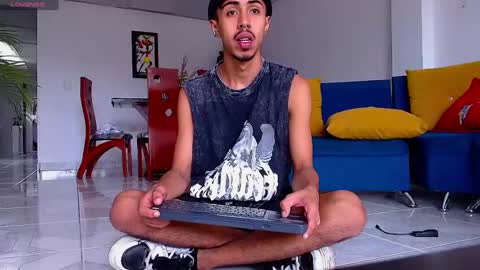 Snapshot of raydevil_ chatting on 01-04-25, 06:40 Rayn online show from 01-04-25, 06:40