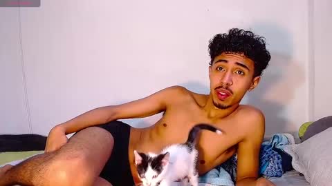 Snapshot of raydevil_ chatting on 01-06-25, 06:20 Rayn online show from 01-06-25, 06:20