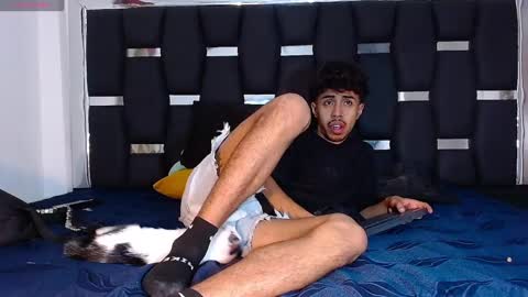 Snapshot of raydevil_ chatting on 02-18-25, 03:10 Rayn online show from 02-18-25, 03:10