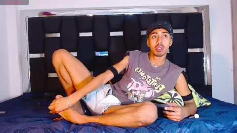 Snapshot of raydevil_ chatting on 02-18-25, 05:31 Rayn online show from 02-18-25, 05:31