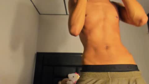 Snapshot of raydevil_ chatting on 10-15-25, 12:11 Rayn online show from 10-15-25, 12:11