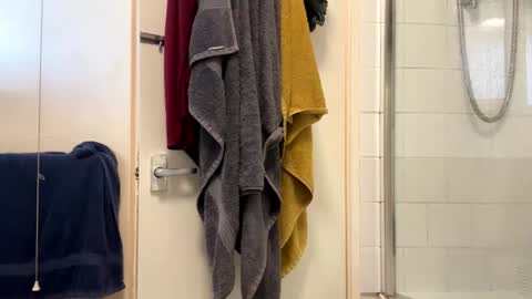 Snapshot of raydick1919 chatting on 02-05-25, 08:54 Raydick online show from 02-05-25, 08:54