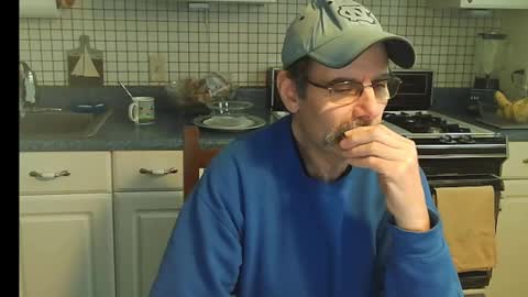 Ray online show from 02-12-25, 01:37