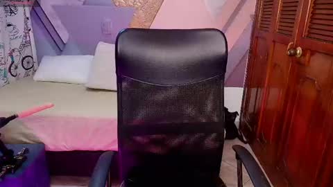 raylin_escobar online show from 05-04-26, 12:12