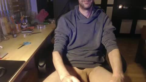 Snapshot of raymann8 chatting on 02-15-25, 08:22 Ray online show from 02-15-25, 08:22