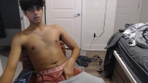 Snapshot of raymondg8596 chatting on 11-13-25, 05:28 raymondg8596 online show from 11-13-25, 05:28