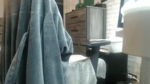 rayneonme1225 online show from 03-07-25, 10:21