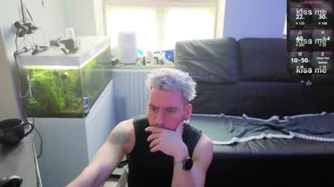 Rayzel online show from 02-08-26, 12:52