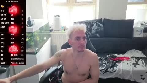 Rayzel White online show from 04-26-26, 09:07