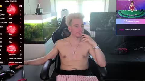 Snapshot of rayzel_white chatting on 06-18-26, 04:33 Rayzel White online show from 06-18-26, 04:33
