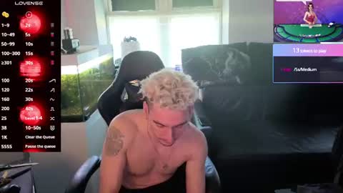 Snapshot of rayzel_white chatting on 06-20-26, 04:32 Rayzel White online show from 06-20-26, 04:32
